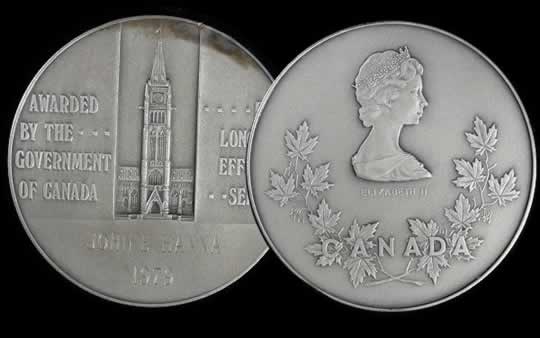item569_A Government of Canada 35 Year Long Service Medal.jpg